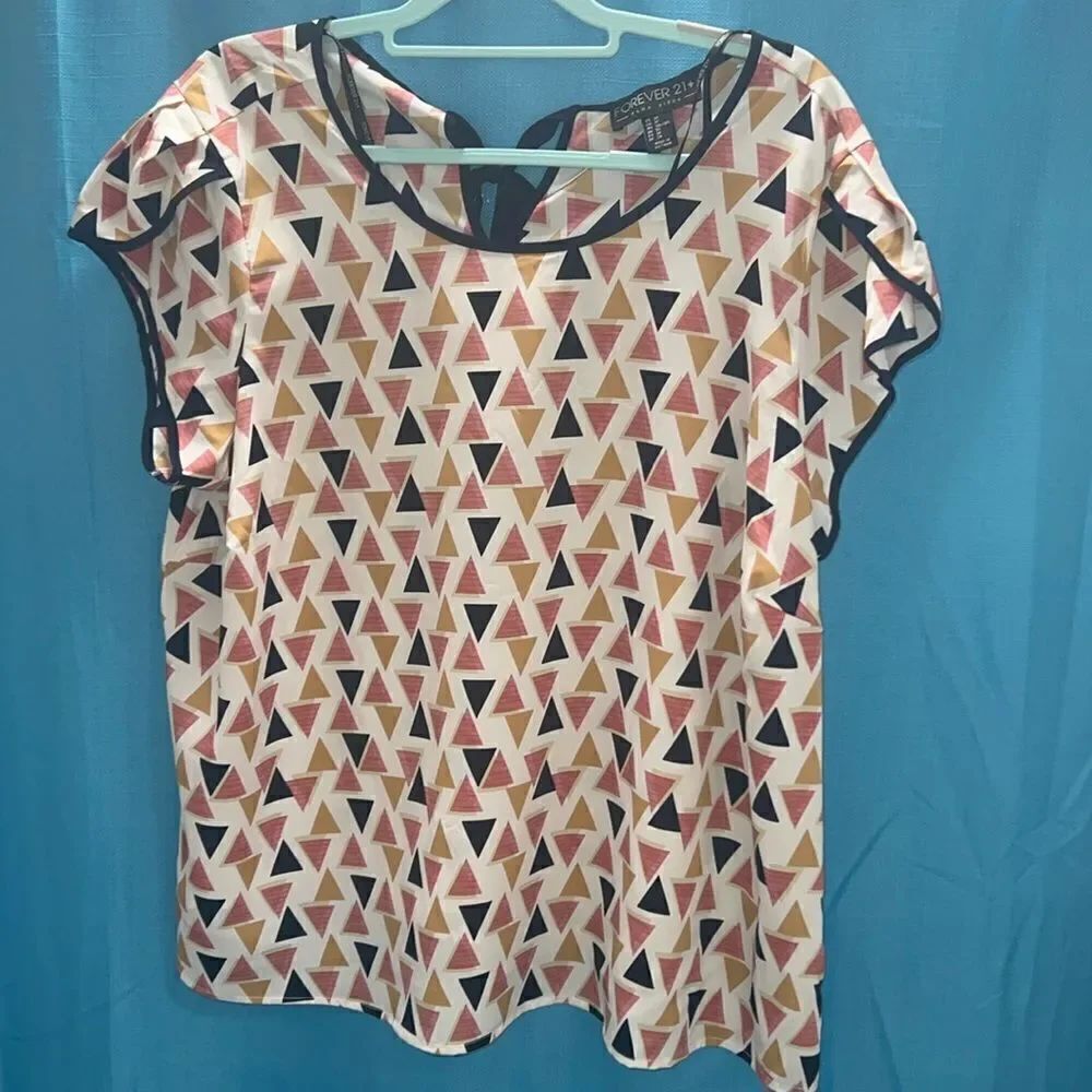 Forever 21 Plus tank top blue white red gold